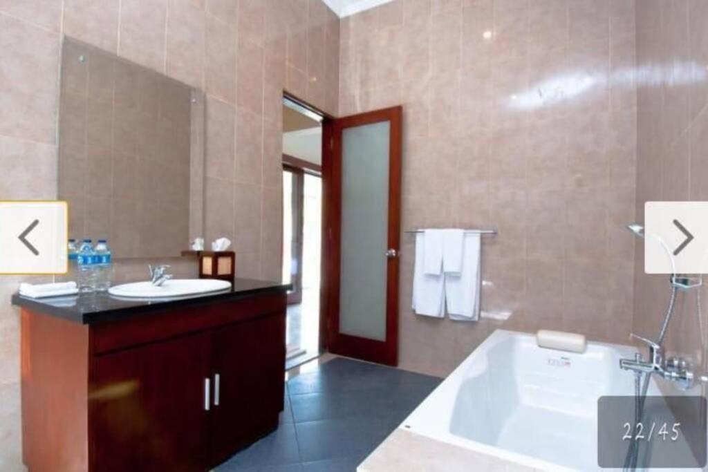 Villa Akmali Berawa - 3 Bedrooms Чангу Екстер'єр фото